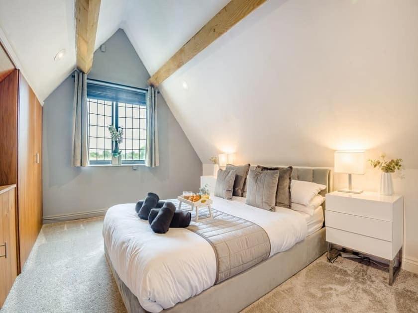 2 Bedroom Cosy Cottage With Hot Tub In Hambrook Close To Bristol City Centre Екстериор снимка
