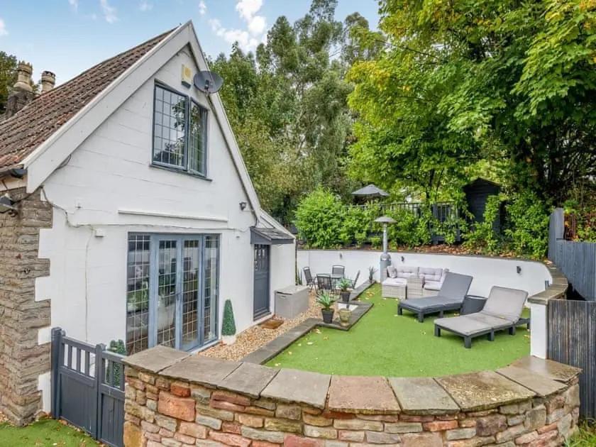 2 Bedroom Cosy Cottage With Hot Tub In Hambrook Close To Bristol City Centre Екстериор снимка
