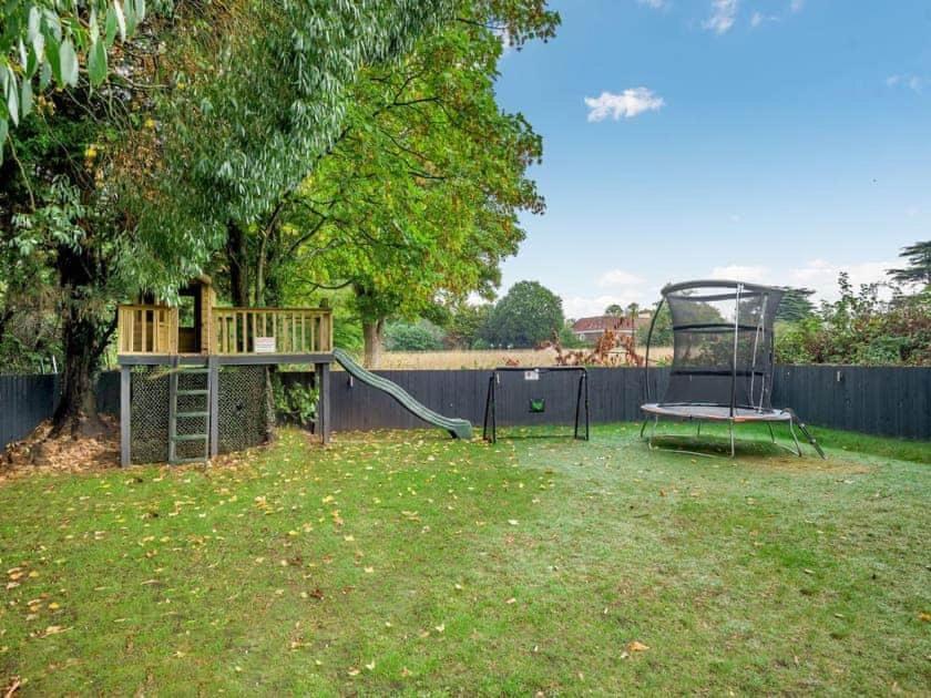 2 Bedroom Cosy Cottage With Hot Tub In Hambrook Close To Bristol City Centre Екстериор снимка